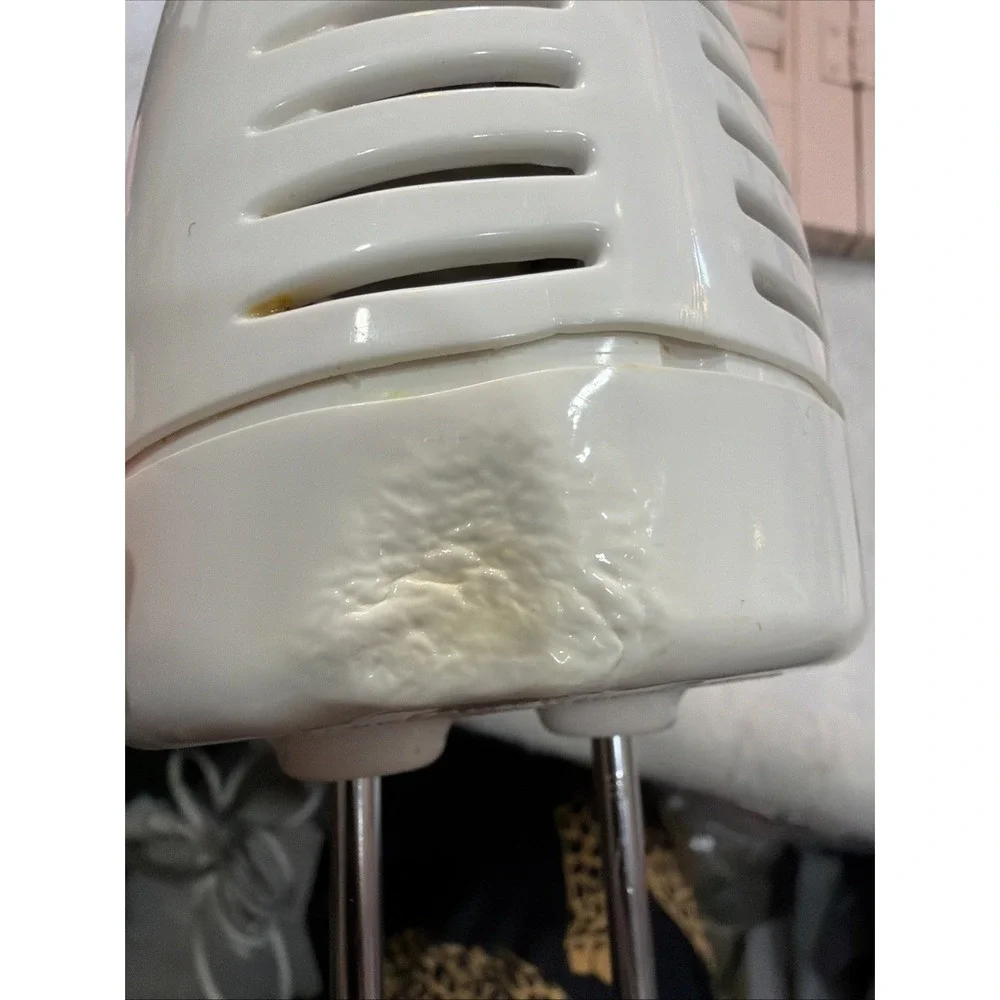 Hamilton Beach 6-Speed Electric Hand Mixer Works Great Good Condition Used. 4 At